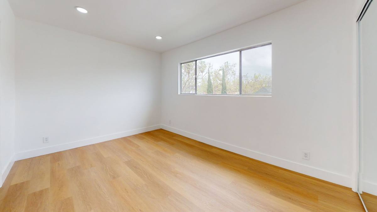 Apartment for rent at 212 S Arnaz Dr, Beverly Hills, CA 90211