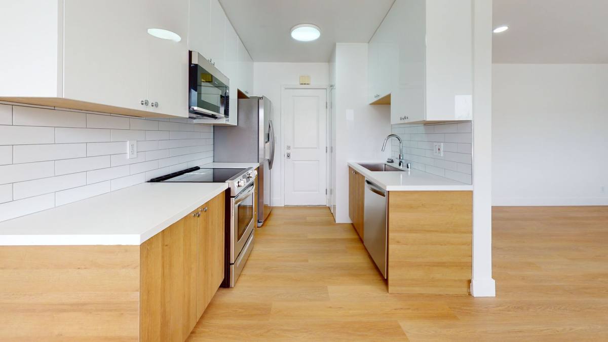 Apartment for rent at 212 S Arnaz Dr, Beverly Hills, CA 90211