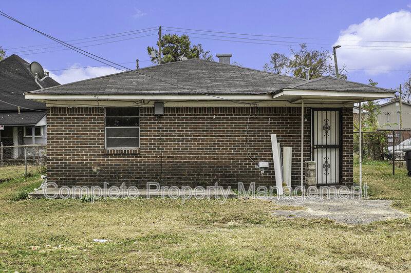 Apartment for rent at 1624 19th St Ensley - B, Birmingham, AL 35218