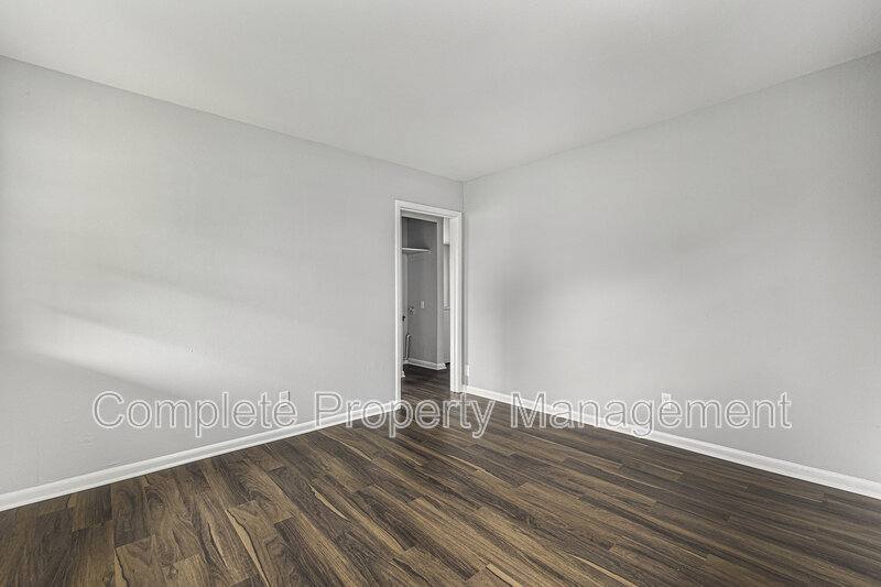 Apartment for rent at 1624 19th St Ensley - B, Birmingham, AL 35218