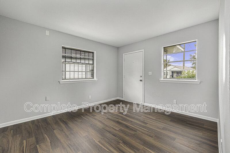 Apartment for rent at 1624 19th St Ensley - B, Birmingham, AL 35218