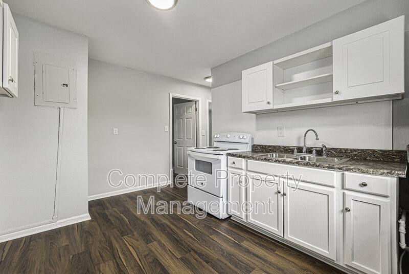 Apartment for rent at 1624 19th St Ensley - B, Birmingham, AL 35218