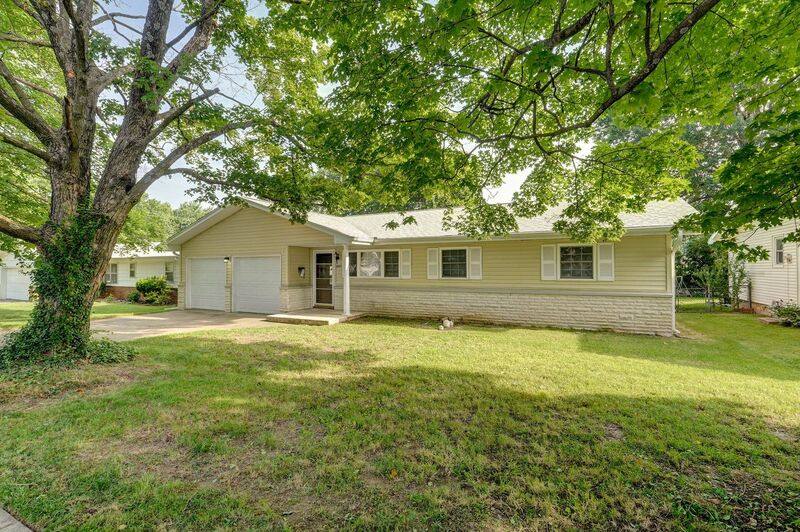 2137 E Madison, Springfield, MO 65802