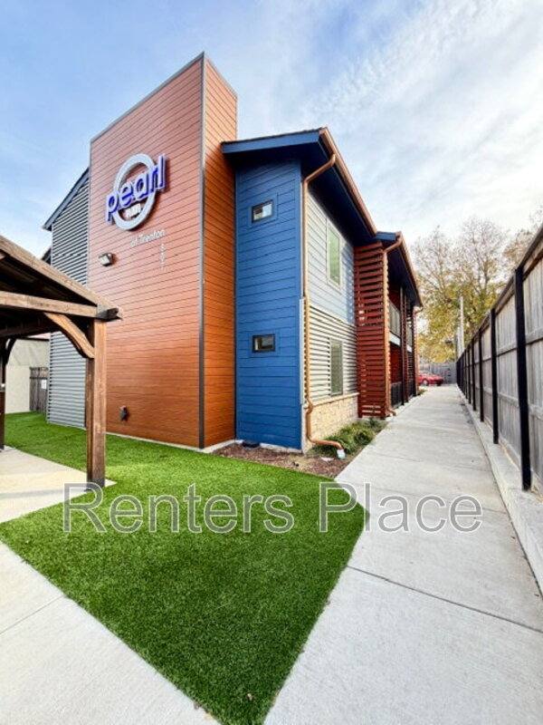 Apartment for rent at 807 S Trenton Ave #1, Tulsa, OK 74120
