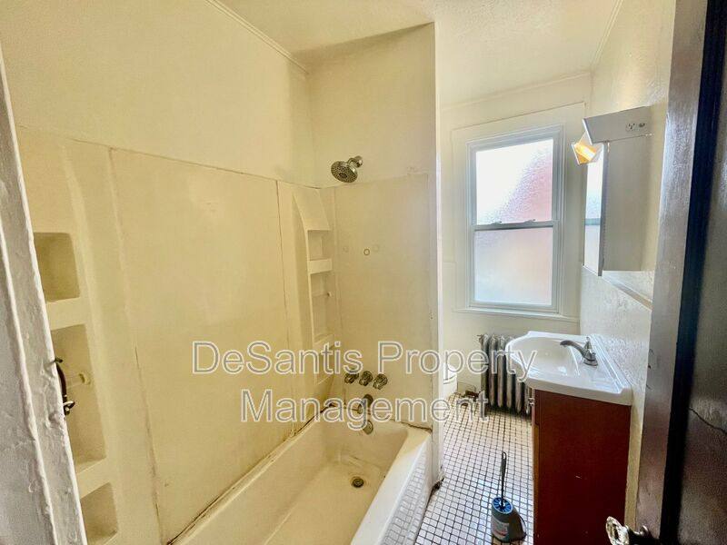 Apartment for rent at 539 Atlantic Ave #2, Pittsburgh, PA 15221