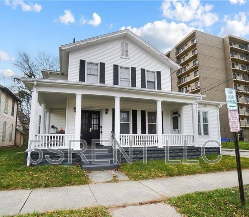 Apartment for rent at 85 W 2nd St #4, Xenia, OH 45385