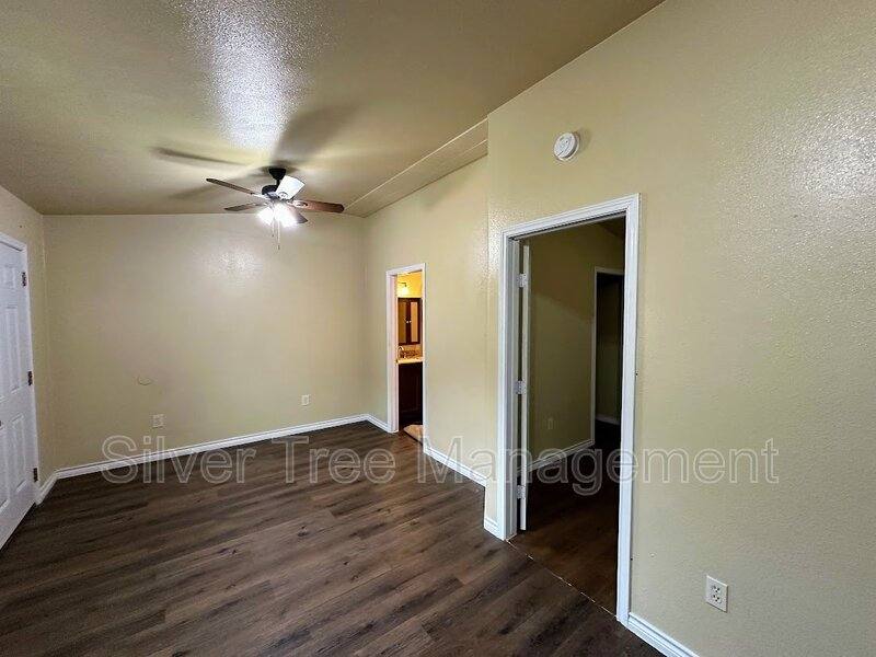Apartment for rent at 358 Brighton Oaks Dr #2, Boyd, TX 76023