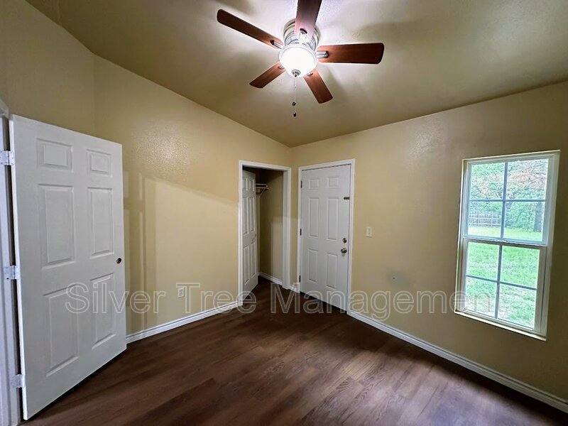 Apartment for rent at 358 Brighton Oaks Dr #2, Boyd, TX 76023