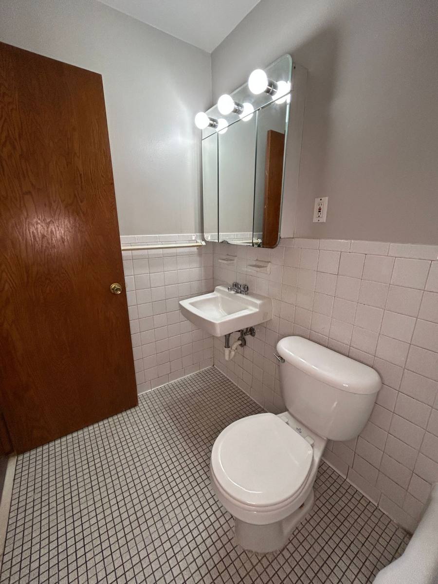 Apartment for rent at 424 W 24th St, Minneapolis, MN 55405