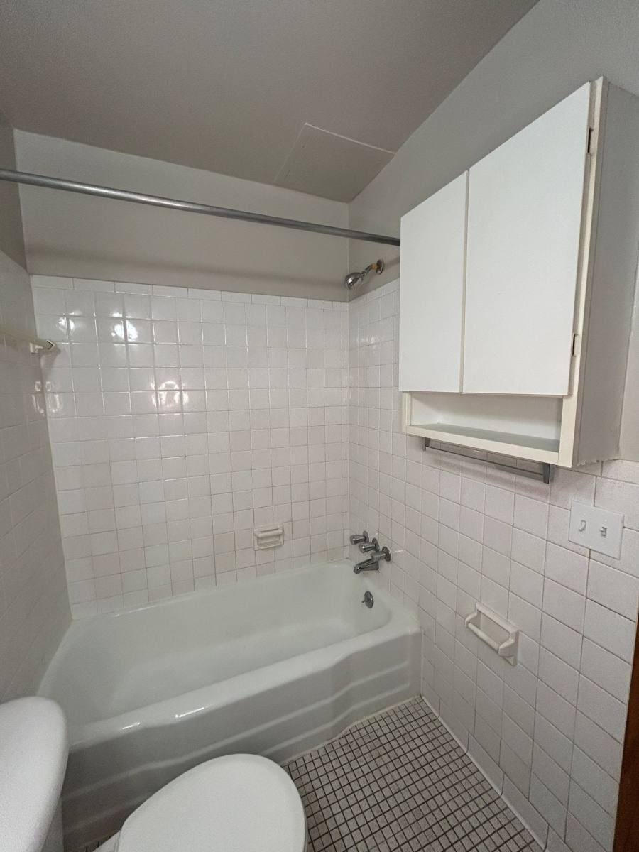 Apartment for rent at 424 W 24th St, Minneapolis, MN 55405