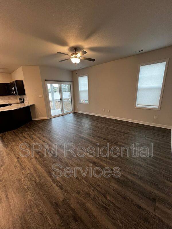 Townhouse for rent at 407 Vandemere Court, Holly Ridge, NC 28445