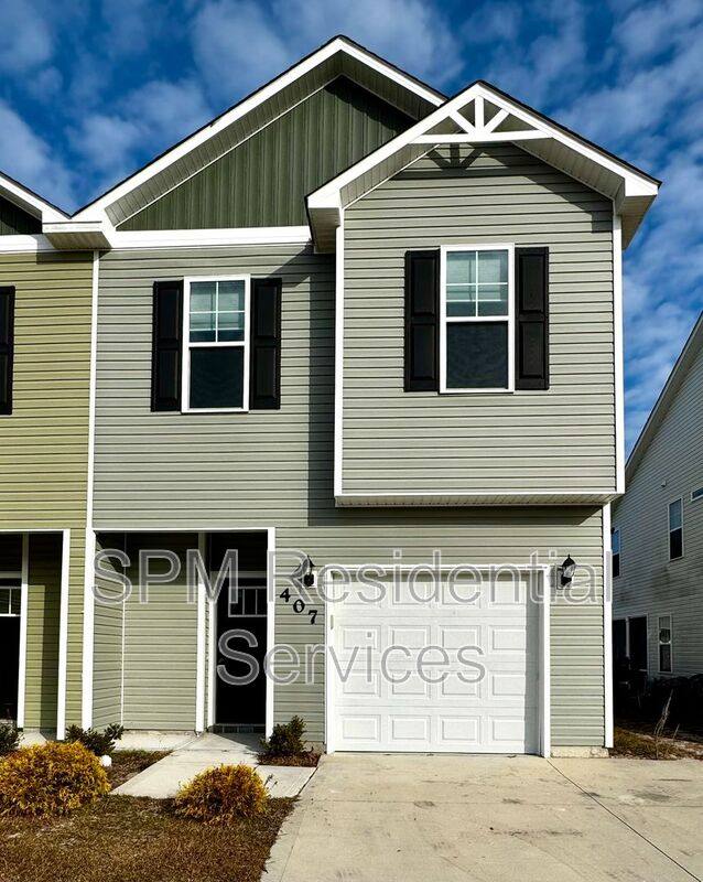 Townhouse for rent at 407 Vandemere Court, Holly Ridge, NC 28445