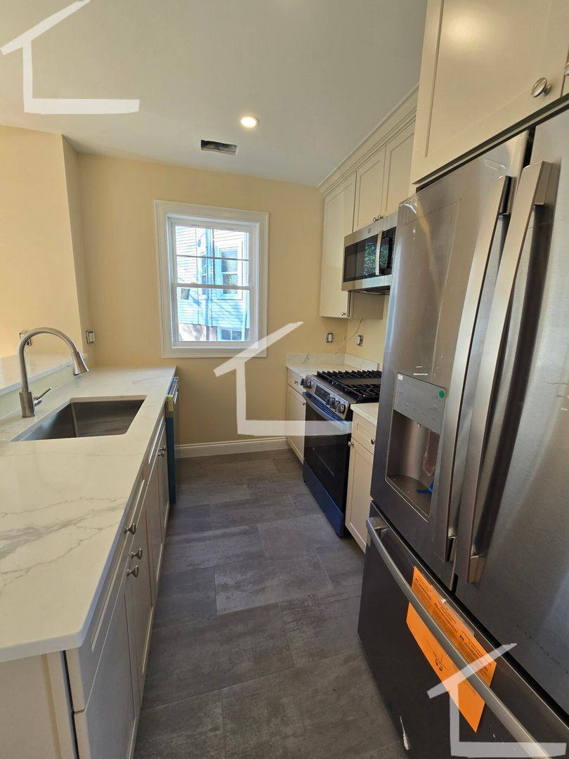 Townhouse for rent at 3B Glenley Terrace #R, Brighton, MA 02135