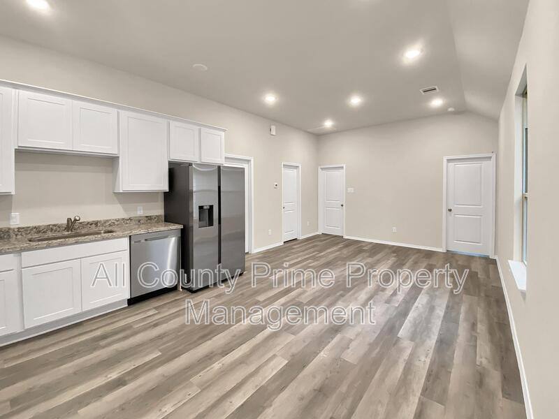 House for rent at 11593 Persimmon St, Willis, TX 77318