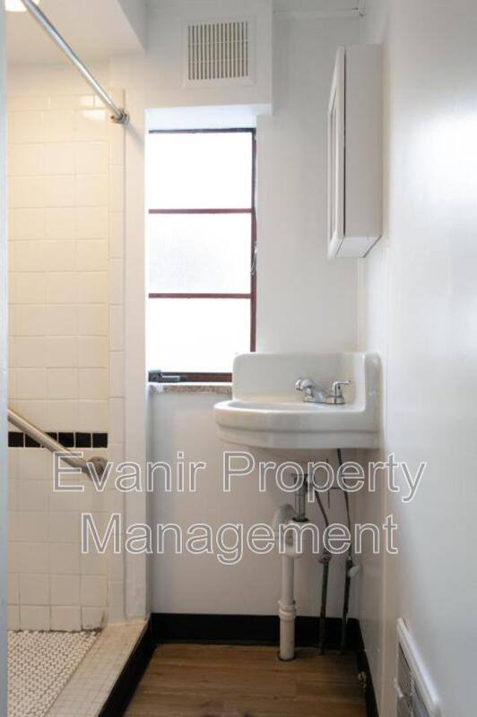 Apartment for rent at 113 Niagara Ave #1, Dayton, OH 45405