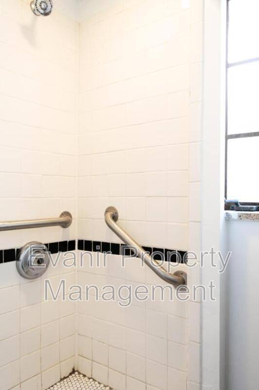 Apartment for rent at 113 Niagara Ave #1, Dayton, OH 45405