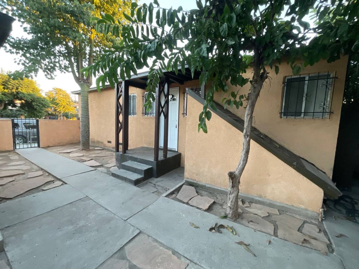 Apartment for rent at 519 S Tamarind Ave, Compton, CA 90220