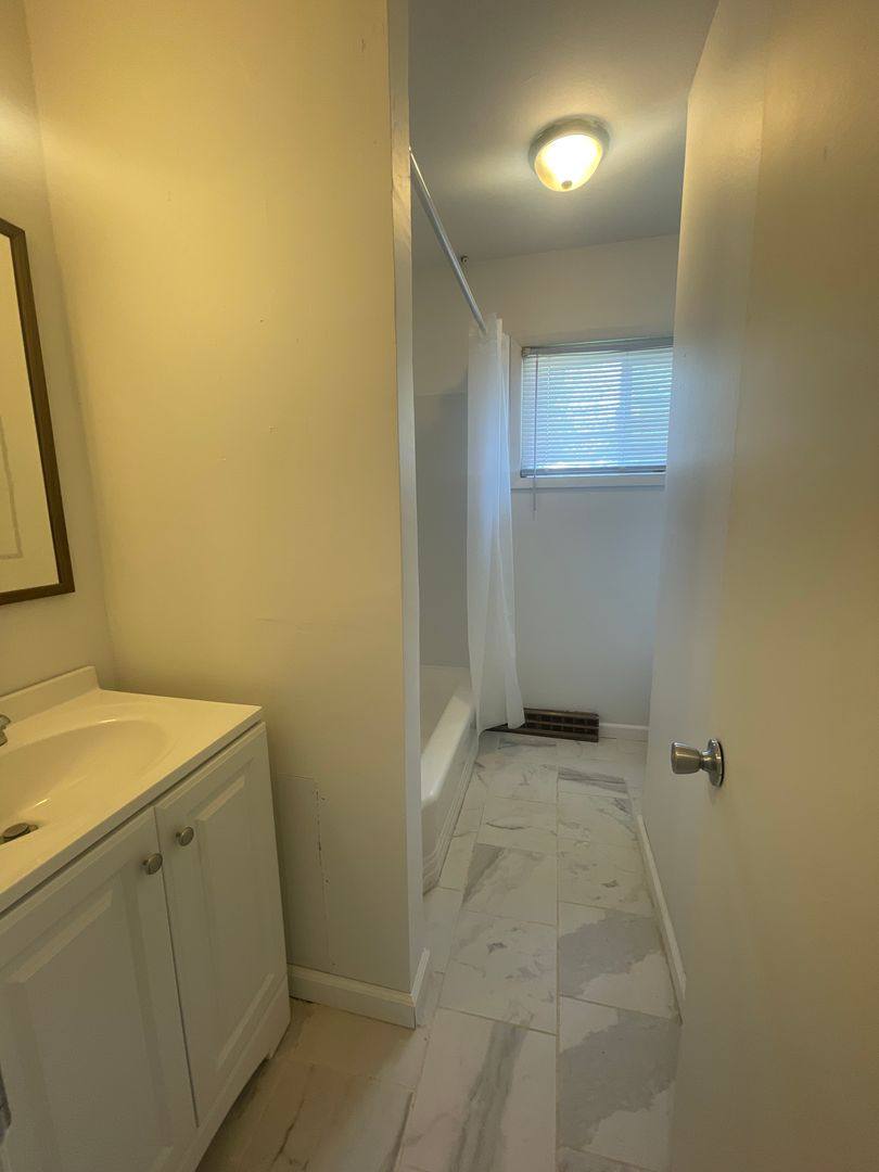 House for rent at 137 Western Ave, Waterloo, IA 50701