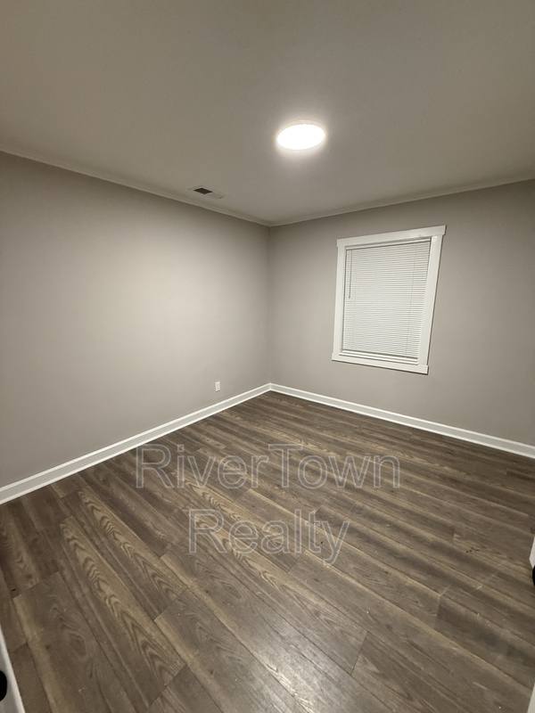 Apartment for rent at 1659 Southern Ave, Memphis, TN 38114