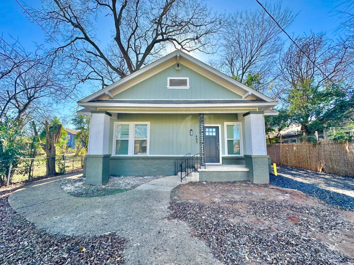 Apartment for rent at 403 E Noble St, Tyler, TX 75702