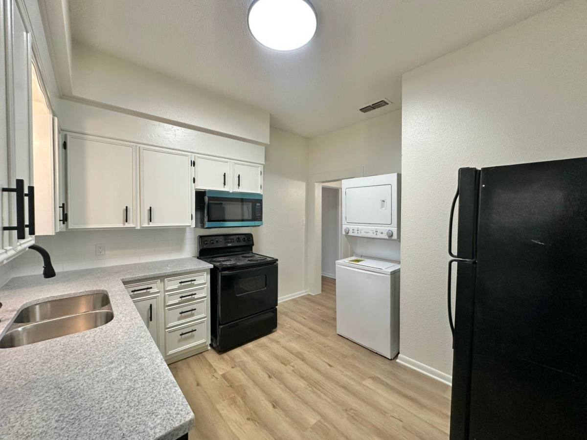 Apartment for rent at 403 E Noble St, Tyler, TX 75702