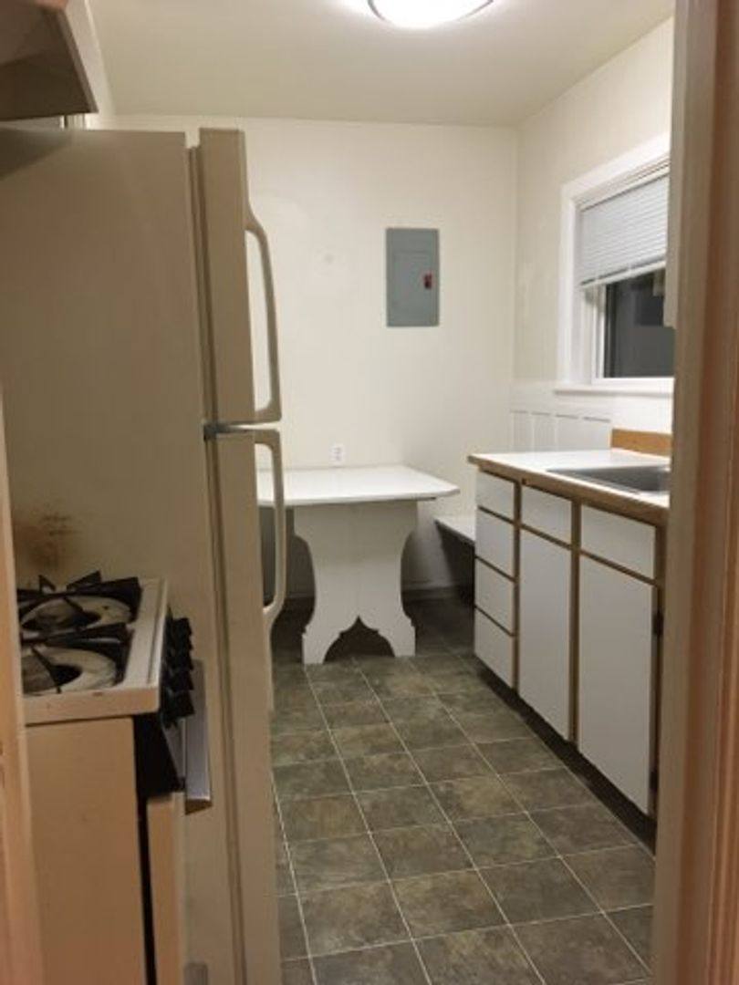 Apartment for rent at 1509 E Madison St, Seattle, WA 98122