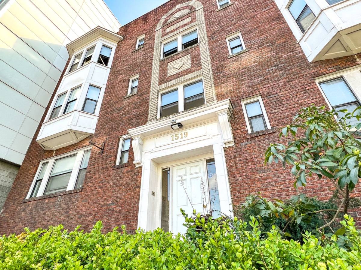 Apartment for rent at 1509 E Madison St, Seattle, WA 98122