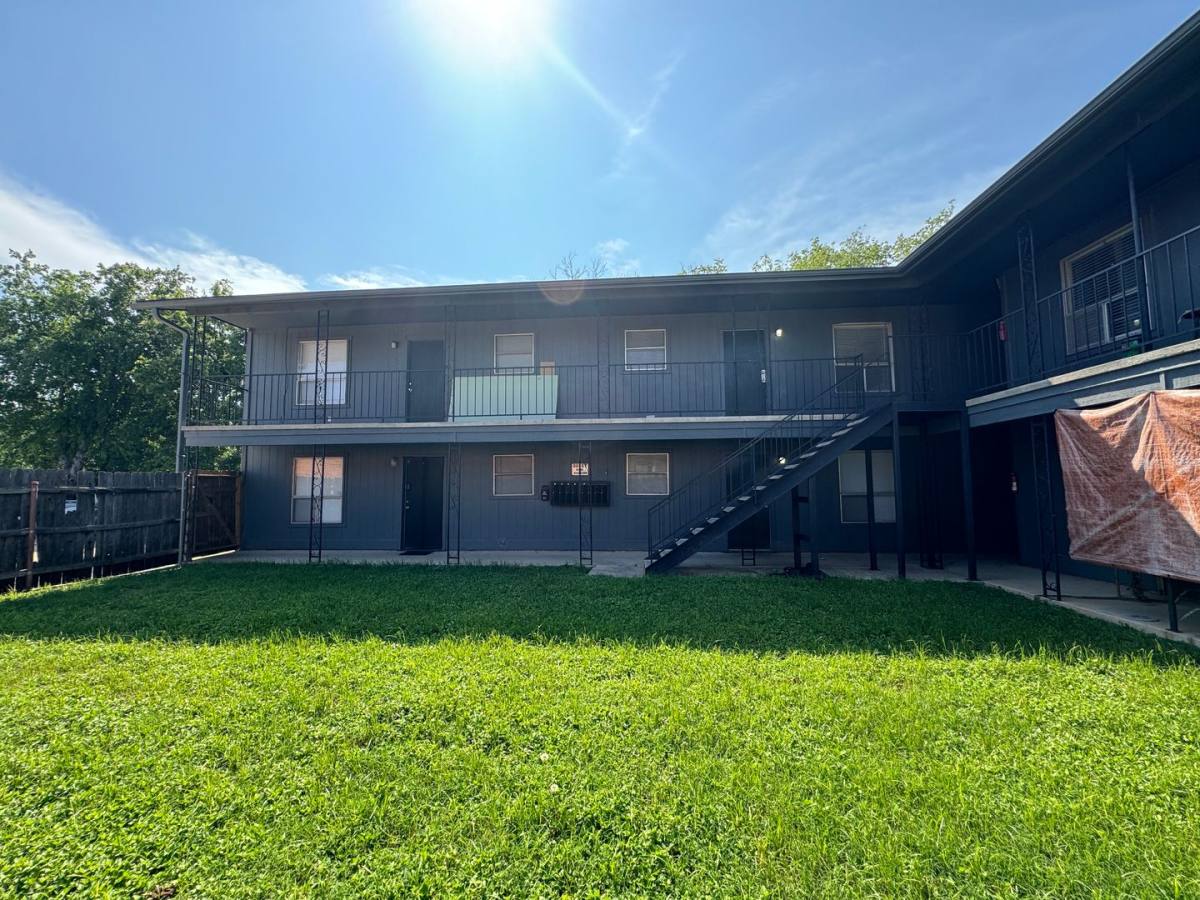 Apartment for rent at 425 W Ave, Killeen, TX 76541