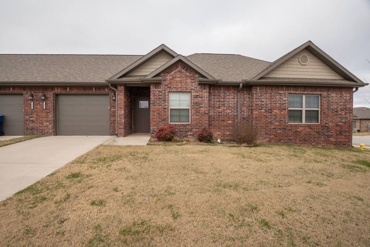 House for rent at 1914 Booker Circle, Pea Ridge, AR 72751
