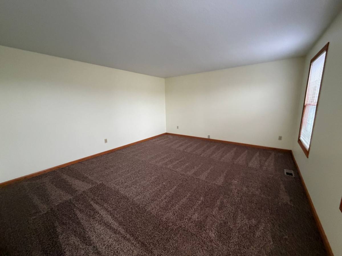 Apartment for rent at 1114 W Depoy Dr, Columbia City, IN 46725