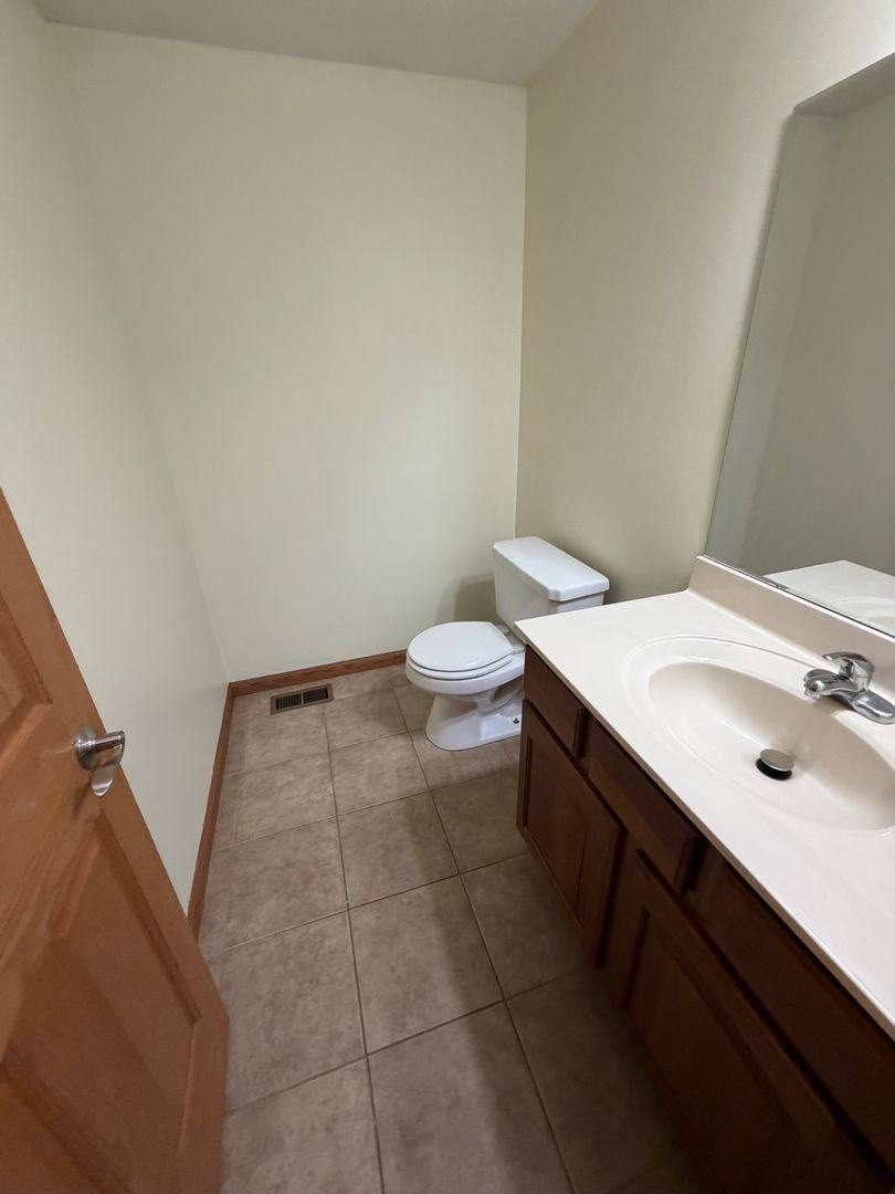 Apartment for rent at 1114 W Depoy Dr, Columbia City, IN 46725