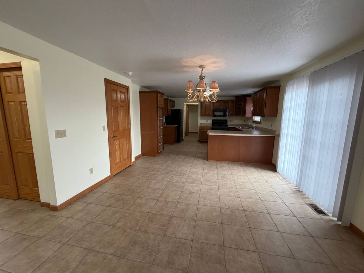 Apartment for rent at 1114 W Depoy Dr, Columbia City, IN 46725