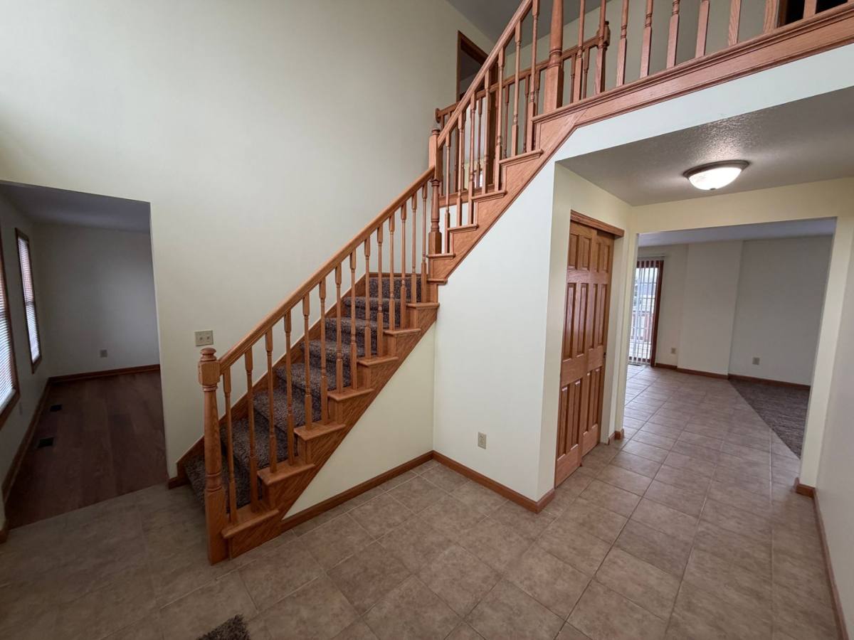 Apartment for rent at 1114 W Depoy Dr, Columbia City, IN 46725
