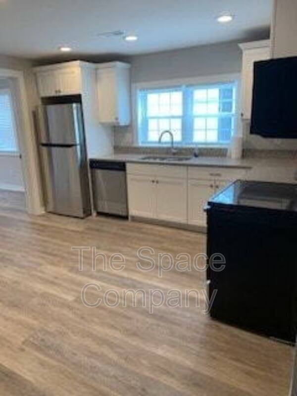 House for rent at 587 Rutledge Ave #B, Charleston, SC 29403