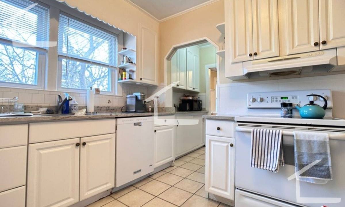Apartment for rent at 4 Glenley Terrace, Brighton, MA 02135