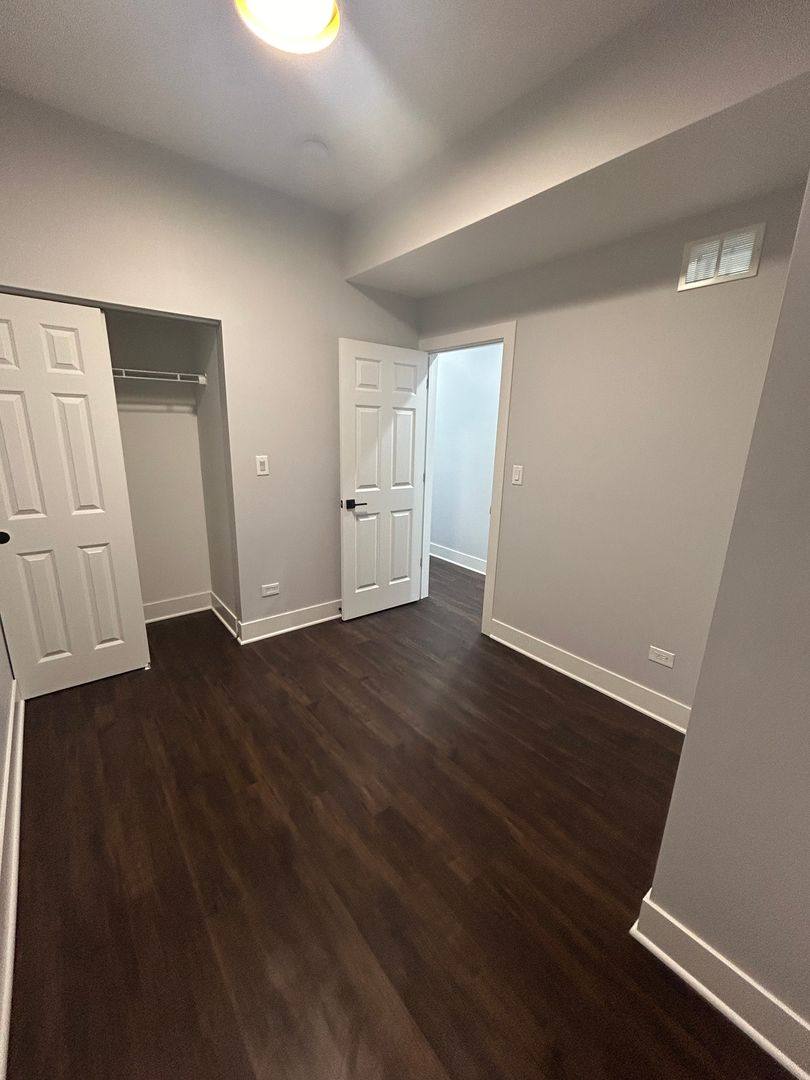 Apartment for rent at 2173 W Wilson Ave, Chicago, IL 60625