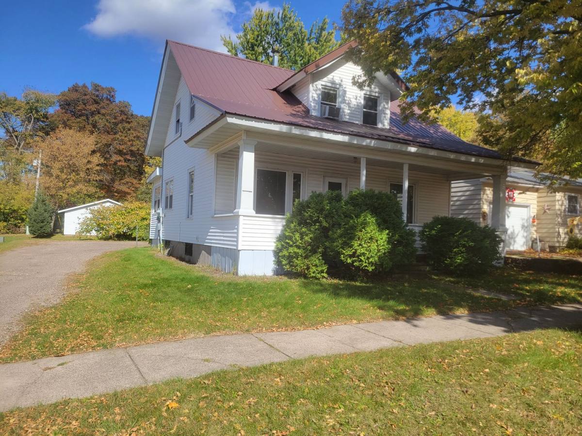 Apartment for rent at 713-713 1 2 13th Ave, Bloomer, WI 54724