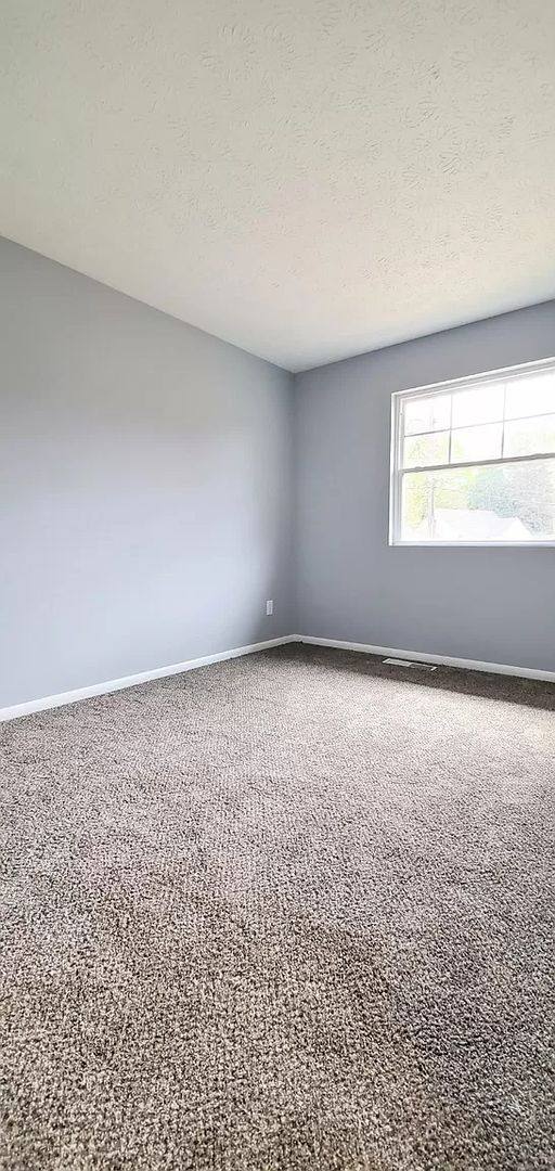 Apartment for rent at 2166-2184 Mogadore, Akron, OH 44312