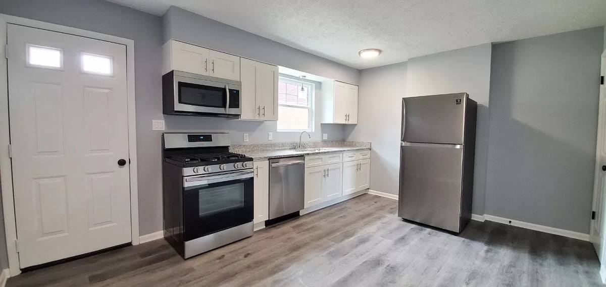 Apartment for rent at 2166-2184 Mogadore, Akron, OH 44312