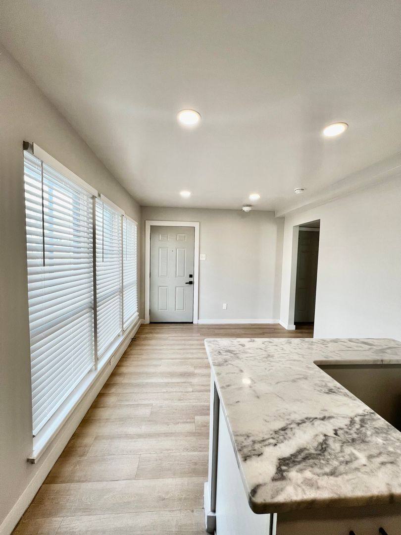 Apartment for rent at 1030 Poplar Ave, Memphis, TN 38105