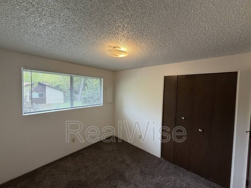 Apartment for rent at 1223 NW Highland Ave #B, Grants Pass, OR 97526