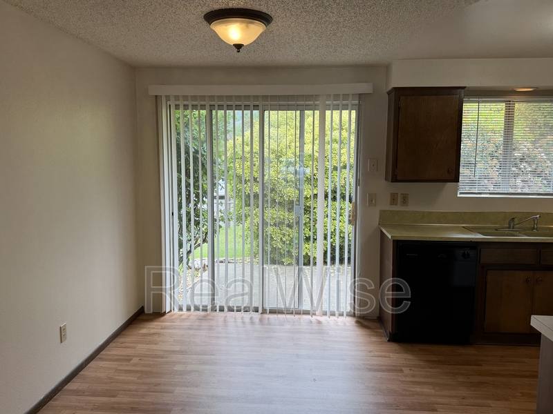 Apartment for rent at 1223 NW Highland Ave #B, Grants Pass, OR 97526