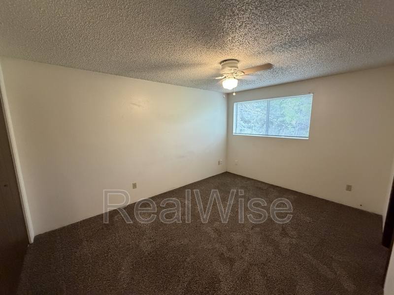 Apartment for rent at 1223 NW Highland Ave #B, Grants Pass, OR 97526