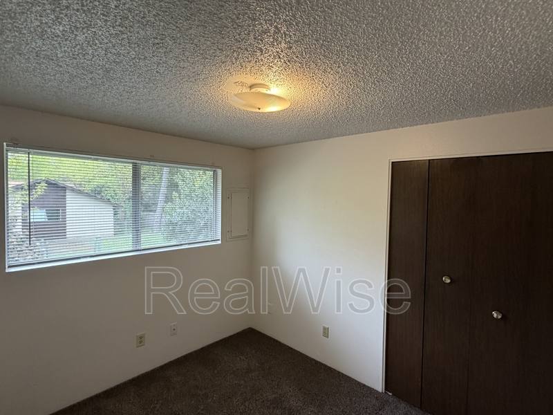 Apartment for rent at 1223 NW Highland Ave #B, Grants Pass, OR 97526