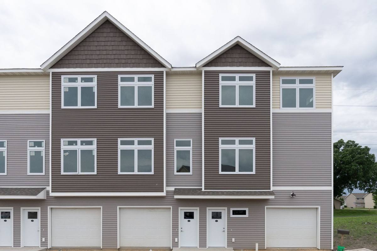Townhouse for rent at 100 Blue Jay Trail, Mankato, MN 56001