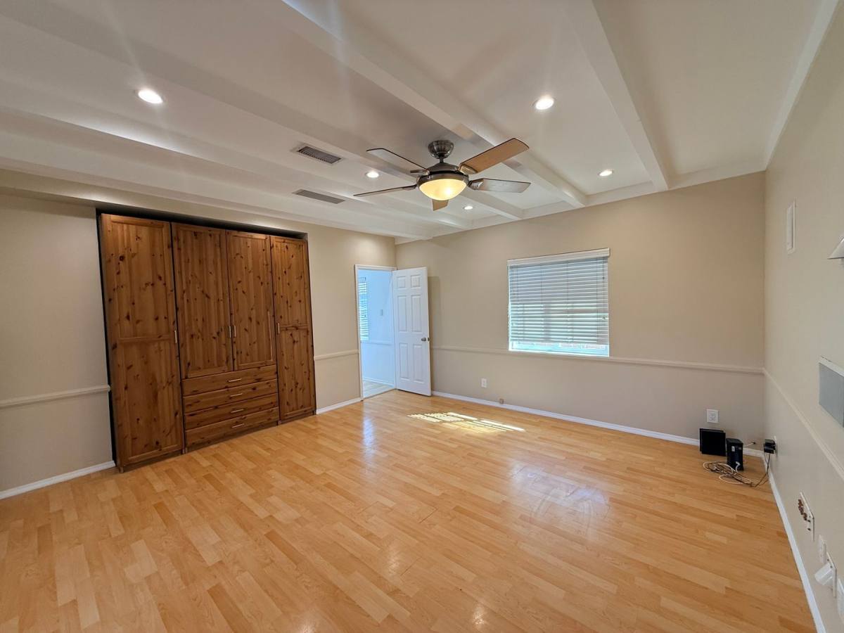 House for rent at 10253 Mapledale St, Bellflower, CA 90706