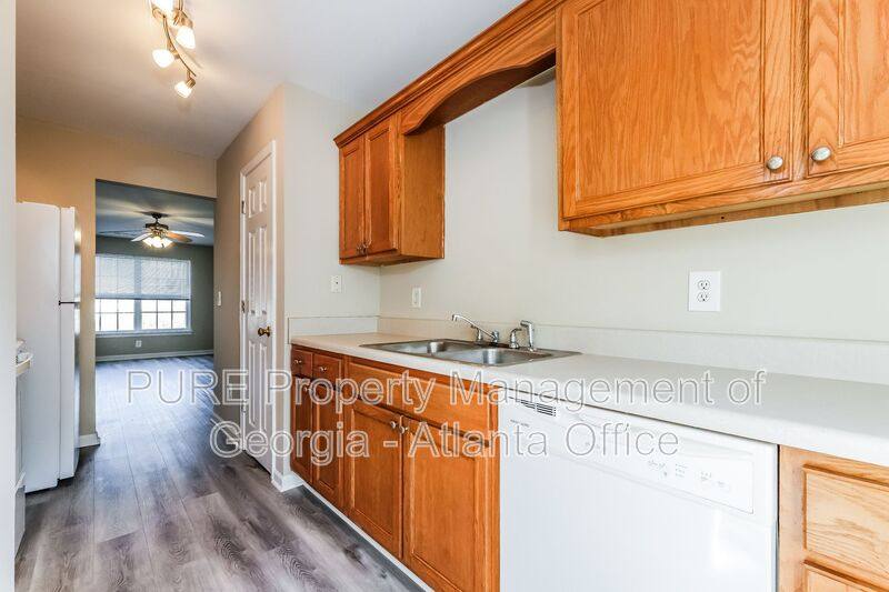 Townhouse for rent at 1706 Stonehaven Circle, Cartersville, GA 30121