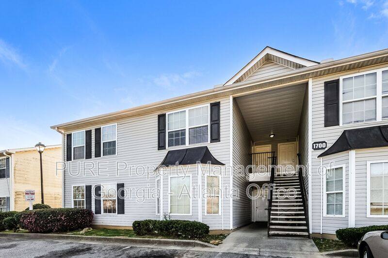 Townhouse for rent at 1706 Stonehaven Circle, Cartersville, GA 30121