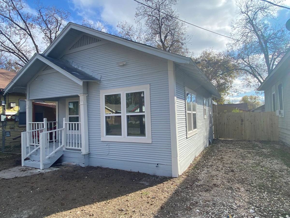 House for rent at 350 Barrett Place, San Antonio, TX 78225