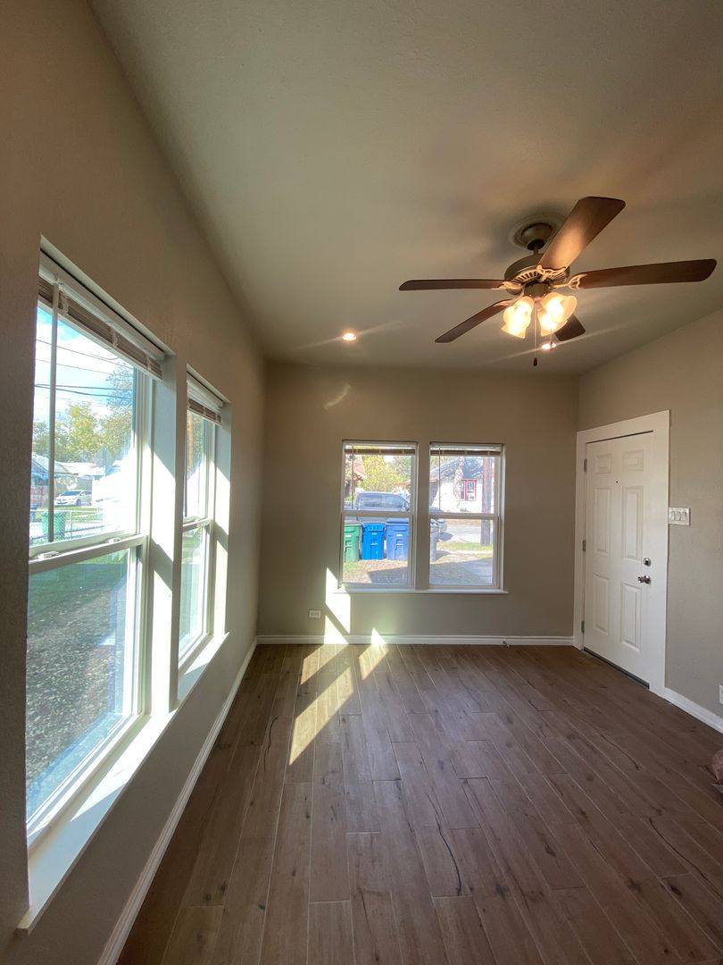 House for rent at 350 Barrett Place, San Antonio, TX 78225